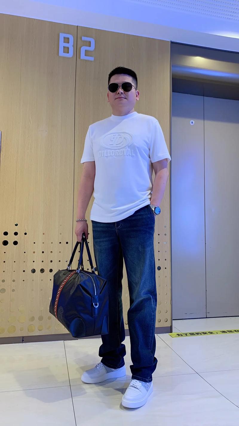 宿州潮流服饰：紧跟时尚脚步的穿搭新趋势